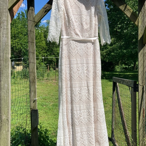 Mon Cheri Cream Bishop Sleeve Bridal Gown - Picture 1 of 9